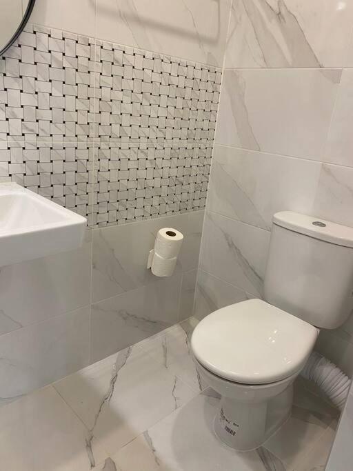 Boutique Magenta Pearl With Free Wifi Apartament